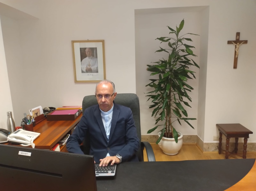 A colloquio con don Felice Bruno, Capo Ufficio del Servizio Poste e Filatelia 